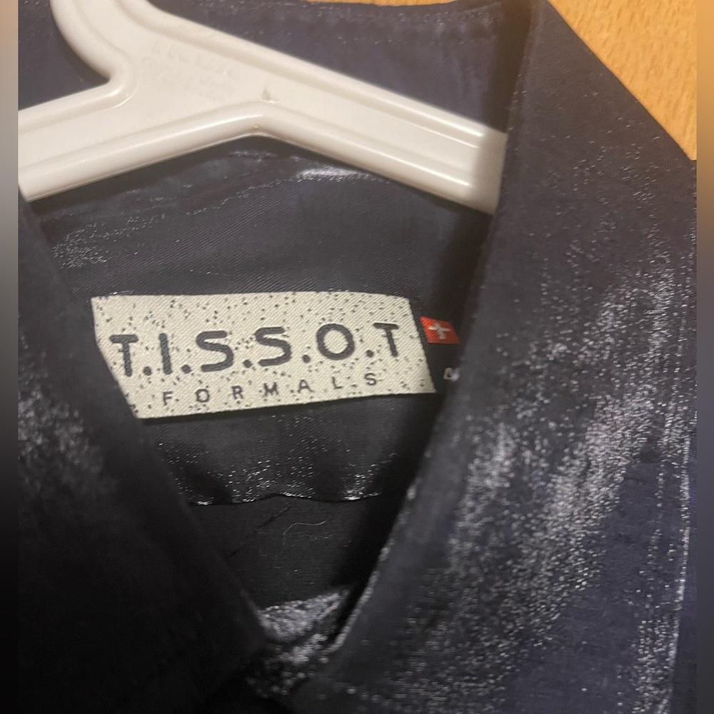 Tissot Botton up shirt colour changing